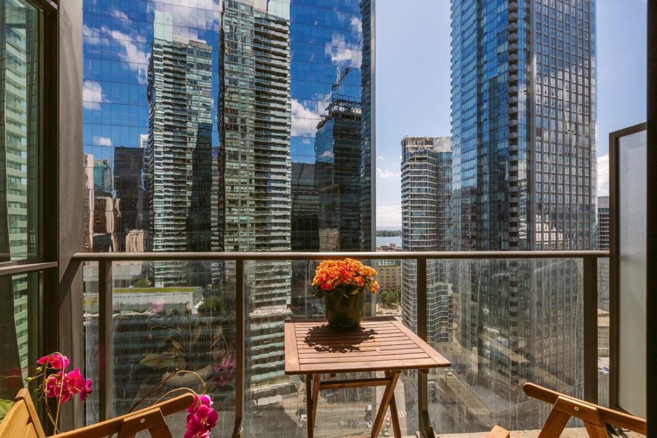 Maple Square Leaf Apartment Toronto